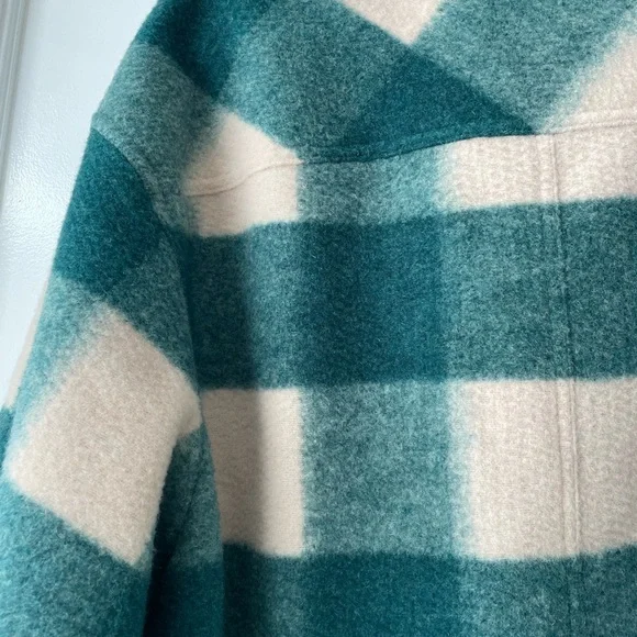 Tuckernuck Aspen Plaid Oversized Shirt Jacket - Picture 6 of 7